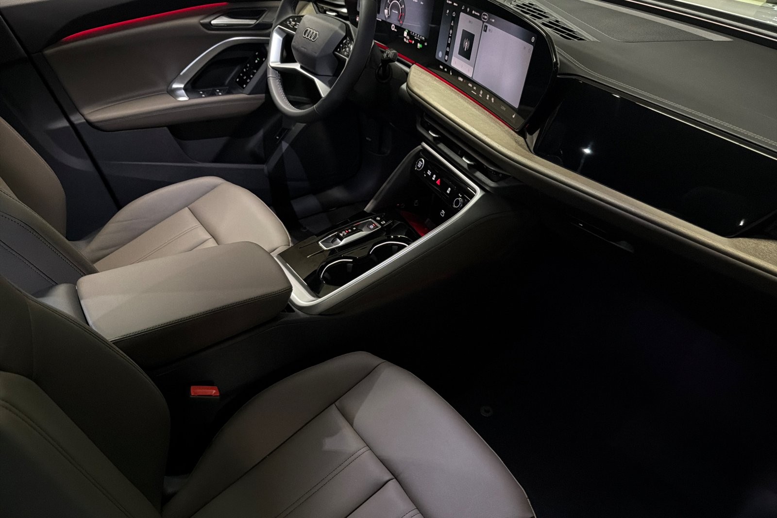 New 2026 Glacier White Metallic Audi Premium 2.0 TFSI quattro image 15