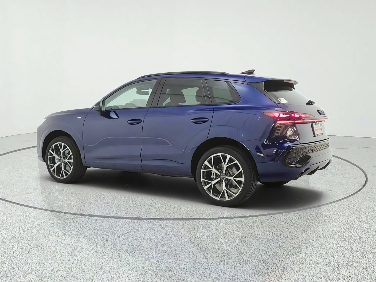 New 2026 Navarra Blue Metallic Audi S line quattro image 7