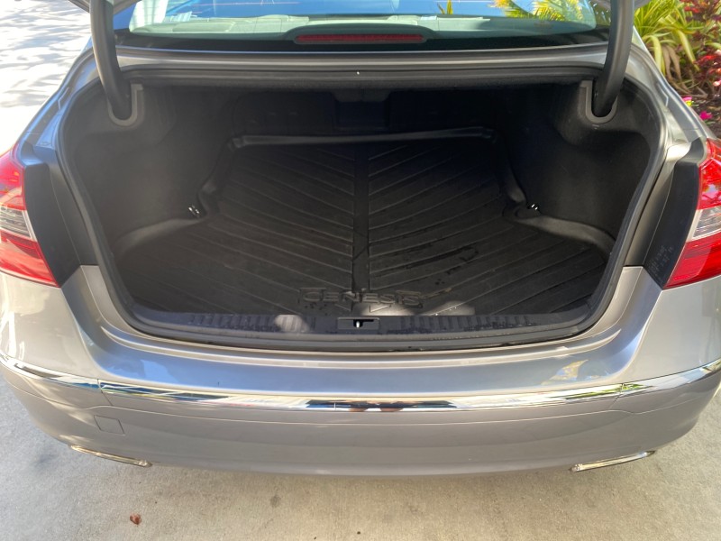 2012 Hyundai Genesis 3.8L SUNROOF PREM PKG in , 