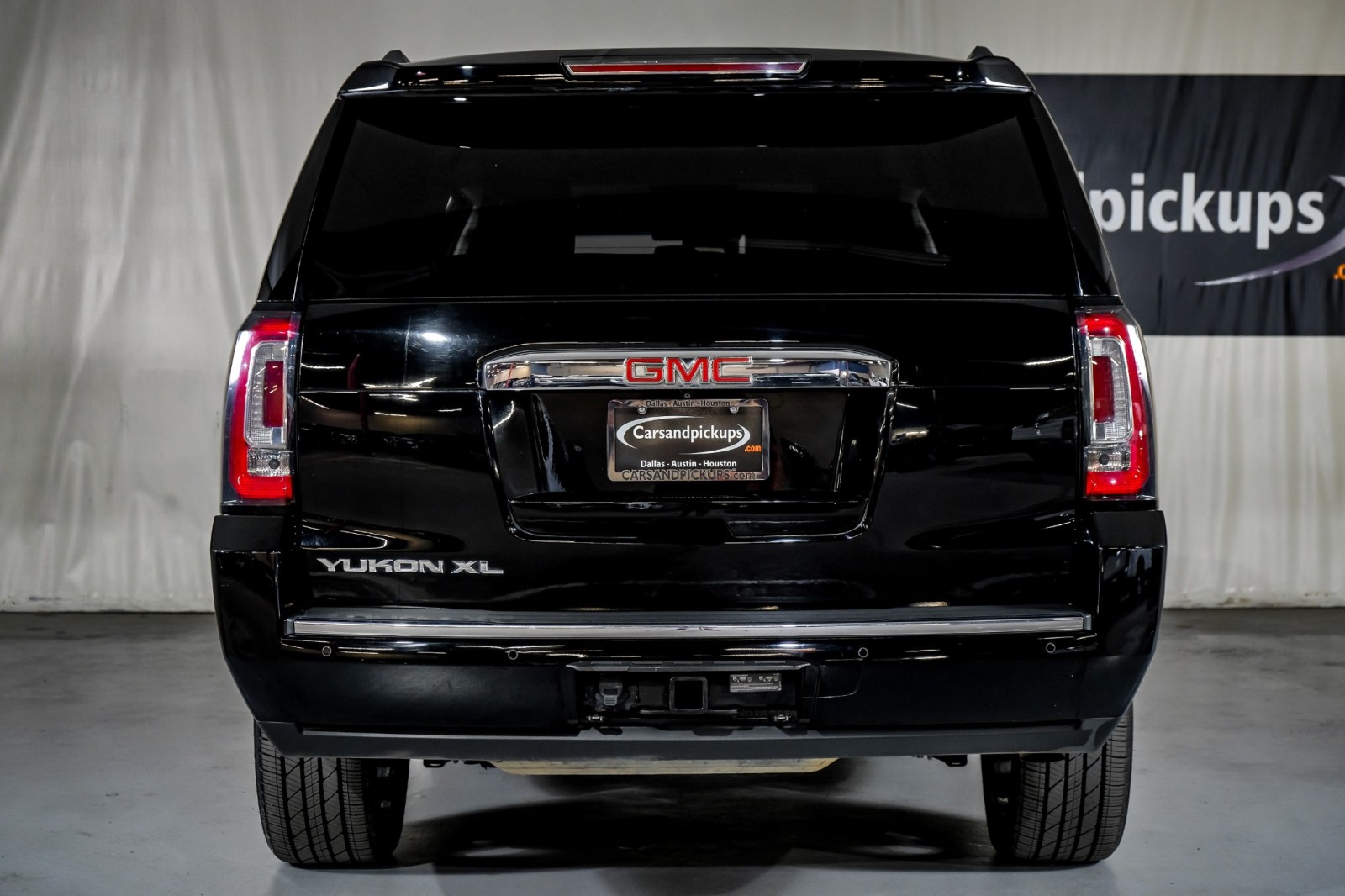 2016 GMC Yukon XL Denali 9