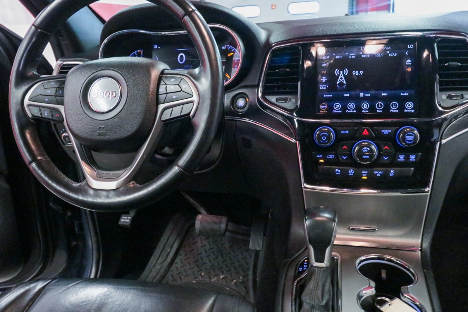 Used Car 2021 Jeep Grand Cherokee  Limited For Sale Under $25,000 In Austin, Texas