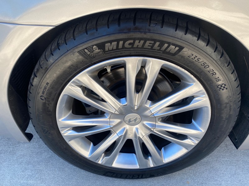 2012 Hyundai Genesis 3.8L SUNROOF PREM PKG in , 