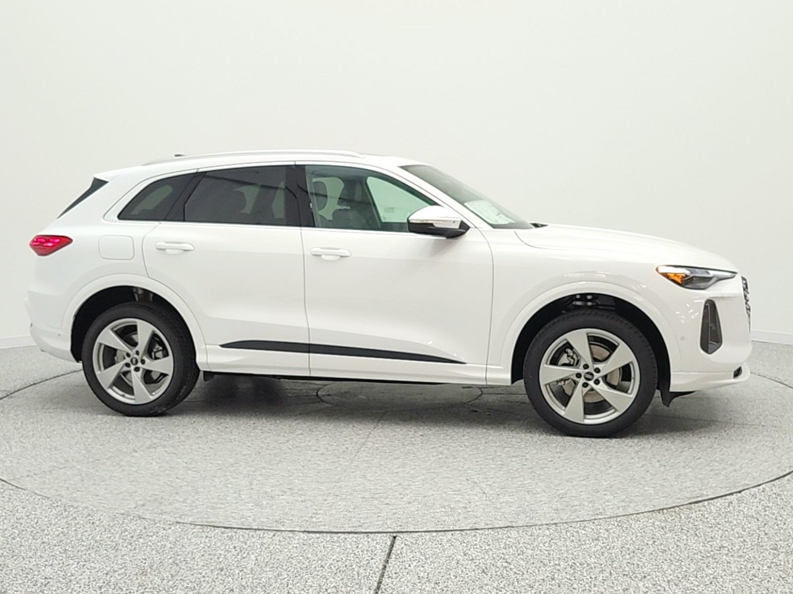 New 2026 Arkona White Audi Premium Plus 2.0 TFSI quattro image 4
