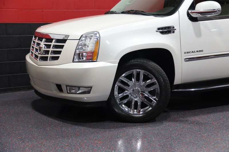 2011 Cadillac Escalade AWD 4dr Suv in , 