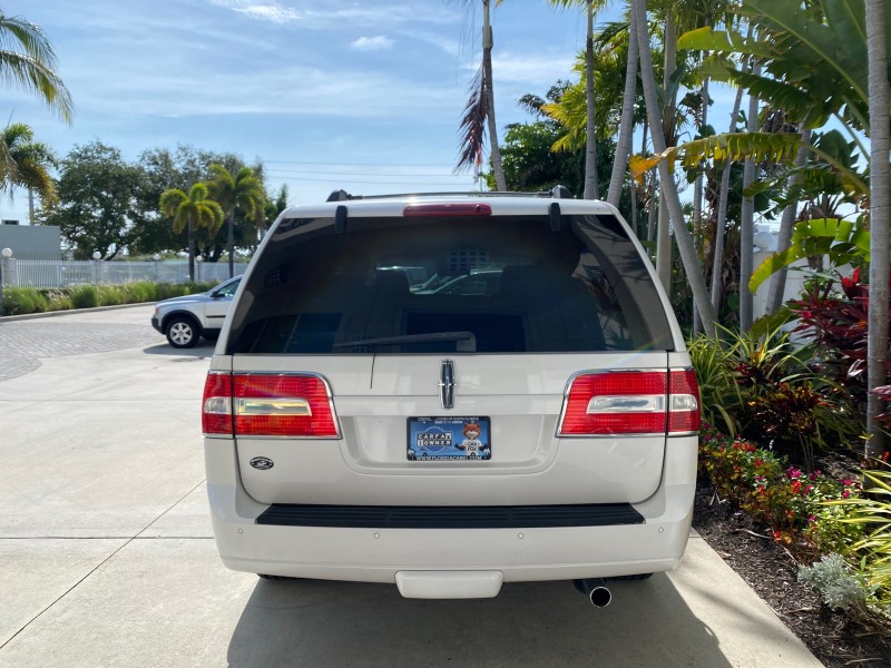 2010 Lincoln Navigator 4WD SUNROOF LOW MILES 31,209 in , 