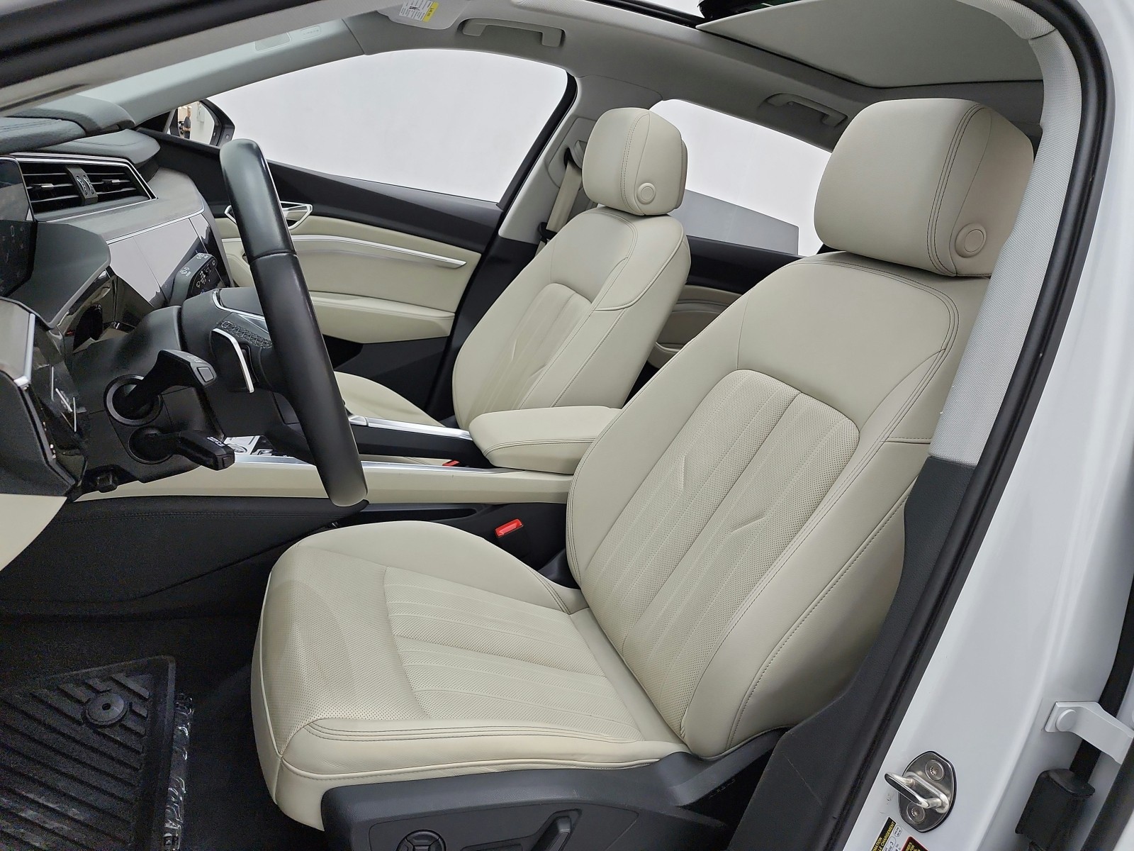 Used 2024 Glacier White Metallic Audi Premium Plus quattro image 10