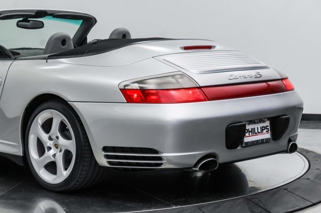 2004 Porsche 911 Carrera 4S 18