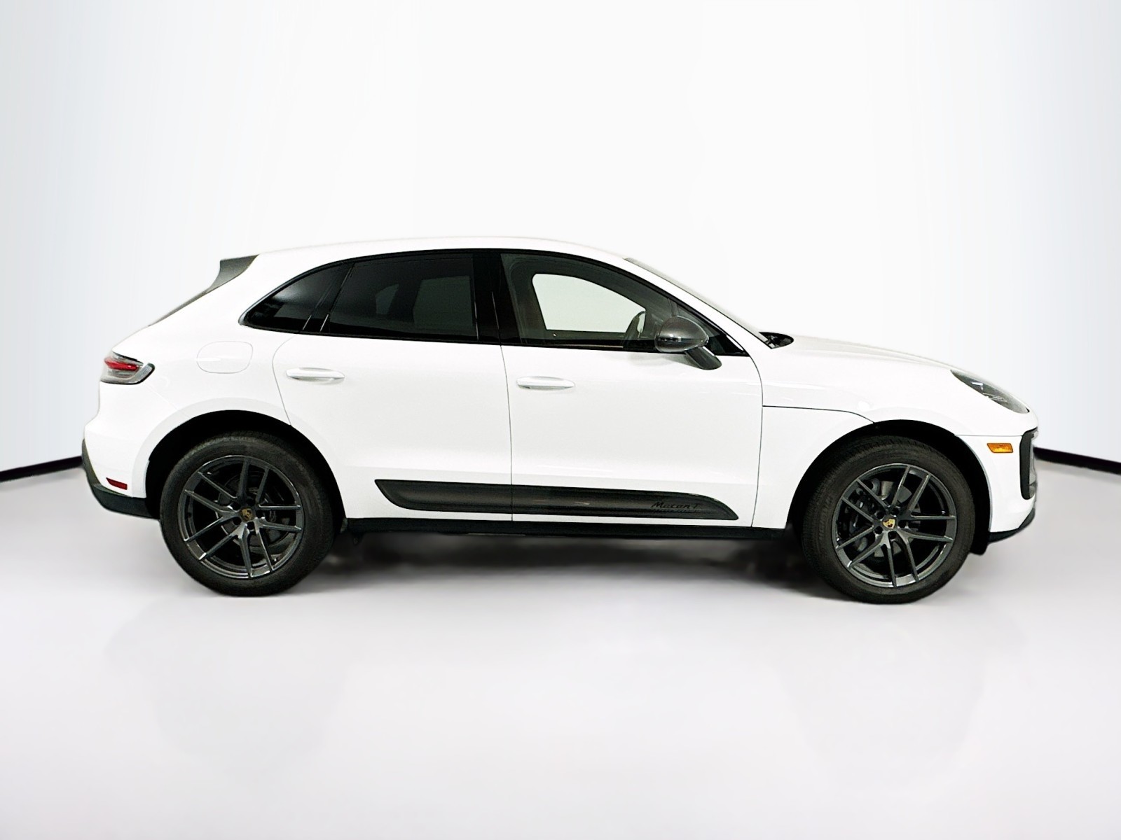 2024 Porsche Macan T 4