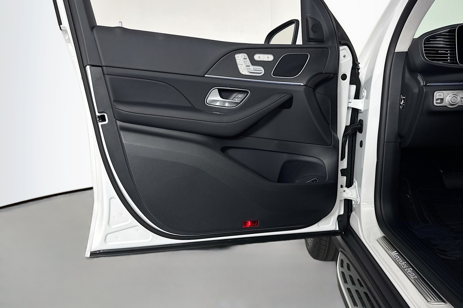 New 2026 Polar White Mercedes-Benz GLE 350 SUV image 21