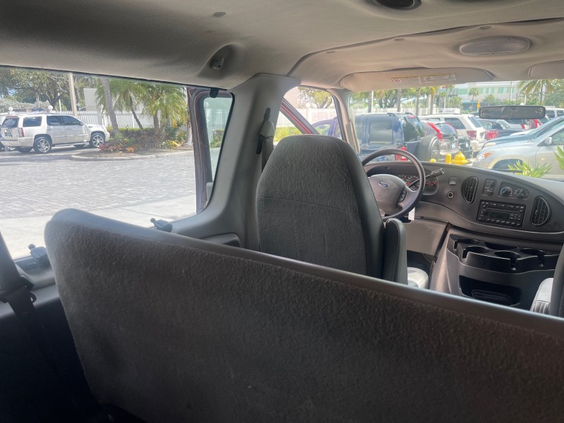 2006 Ford Econoline Wagon XLT 8 PASS LOW MILES 56328 in ,