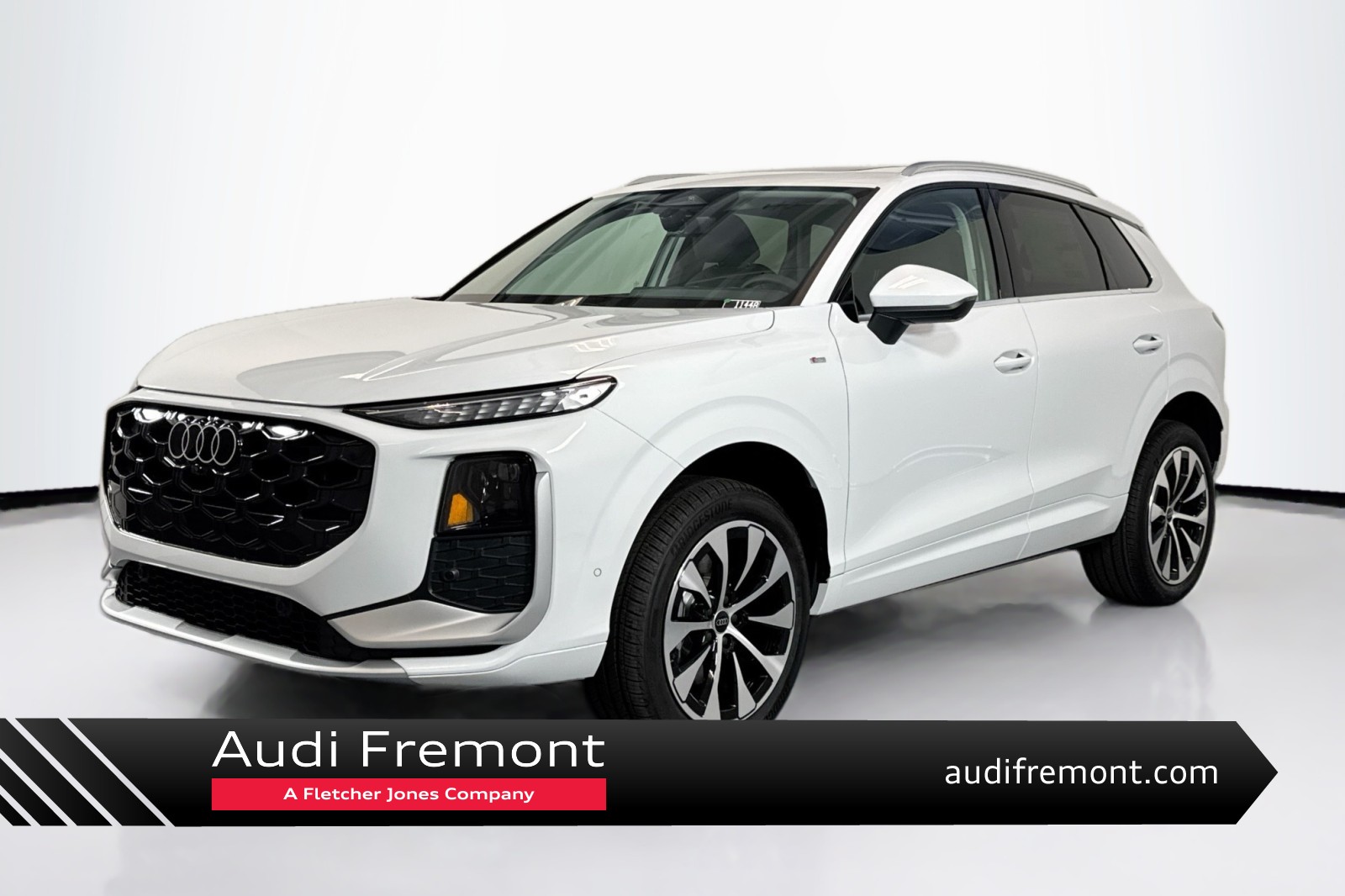 Glacier White Metallic 2026 Audi Q3 SUV / Crossover All-Wheel Drive Automatic