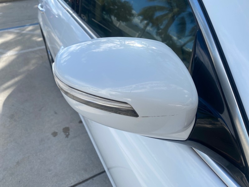 2013 Hyundai Genesis 3.8L LOW MILES 33,576 in , 