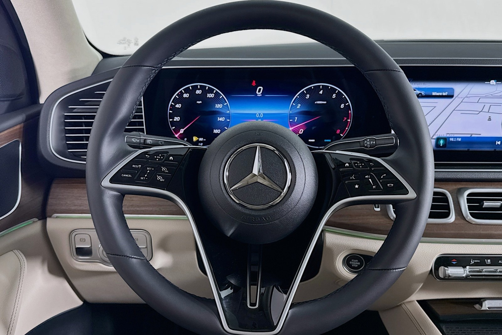 New 2026 Polar White Mercedes-Benz GLE 450 4MATIC® SUV image 17