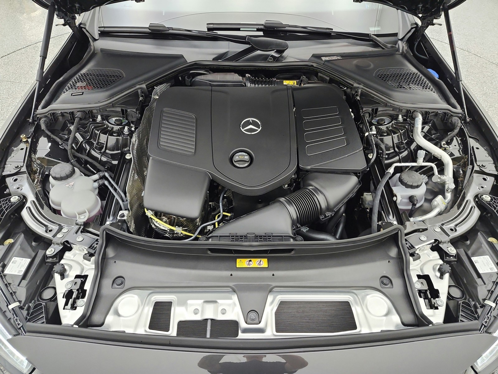New 2027 Graphite Grey Metallic Mercedes-Benz E 350 RWD Sedan image 12