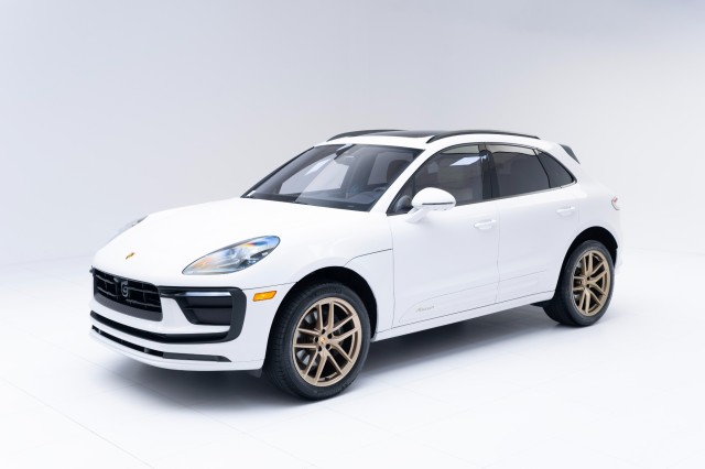 2024  Macan  in , 