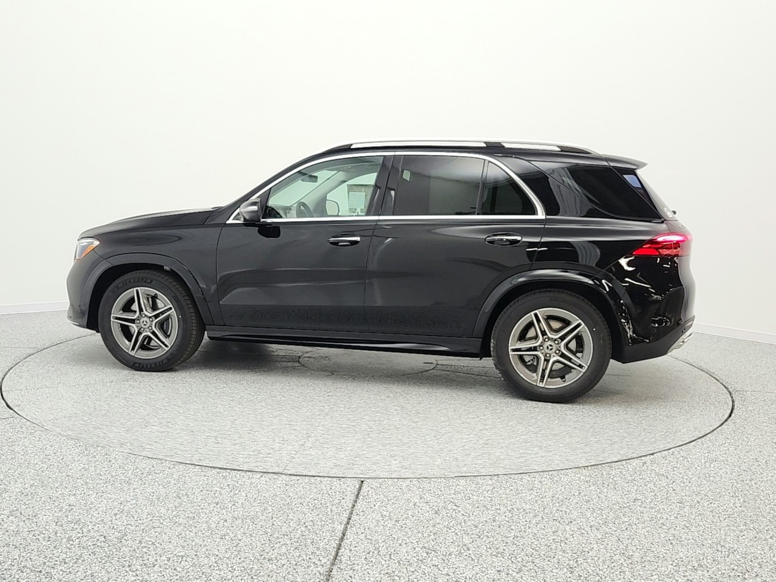 New 2026 Black Mercedes-Benz GLE 450 image 8