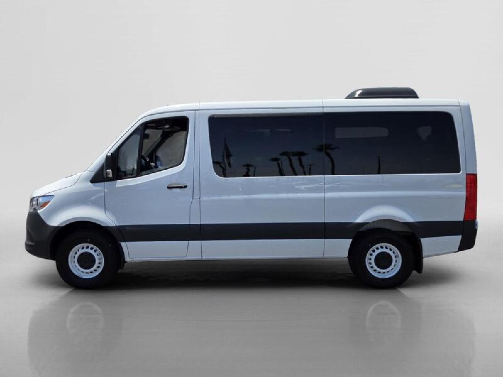 New 2026 ARCTIC WHITE Mercedes-Benz  image 2