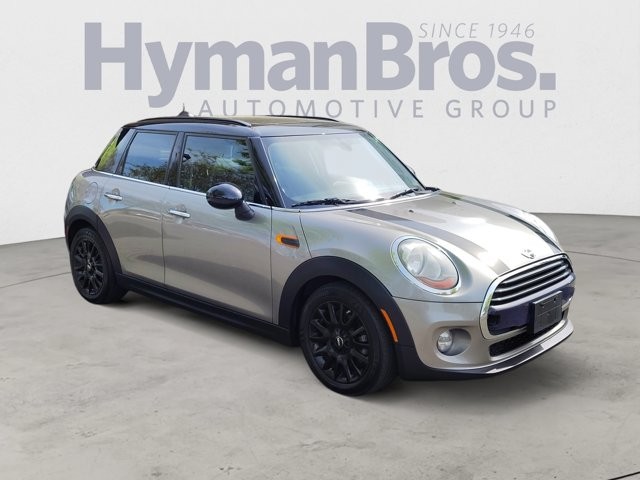 2018 MINI Cooper 4-Door Hatchback FWD Plata (Melting Silver Metallic) Hatchback Tracción delantera Manual