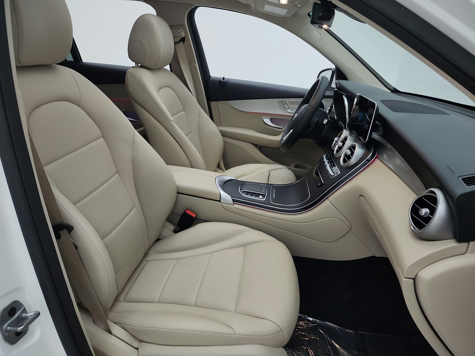 Used 2022 Polar White Mercedes-Benz GLC 300 SUV image 25