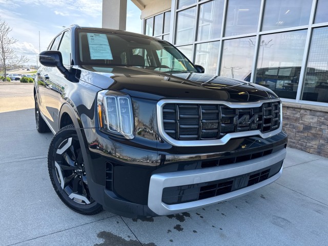 Black 2023 Kia Telluride S FWD SUV / Crossover Front-Wheel Drive Automatic