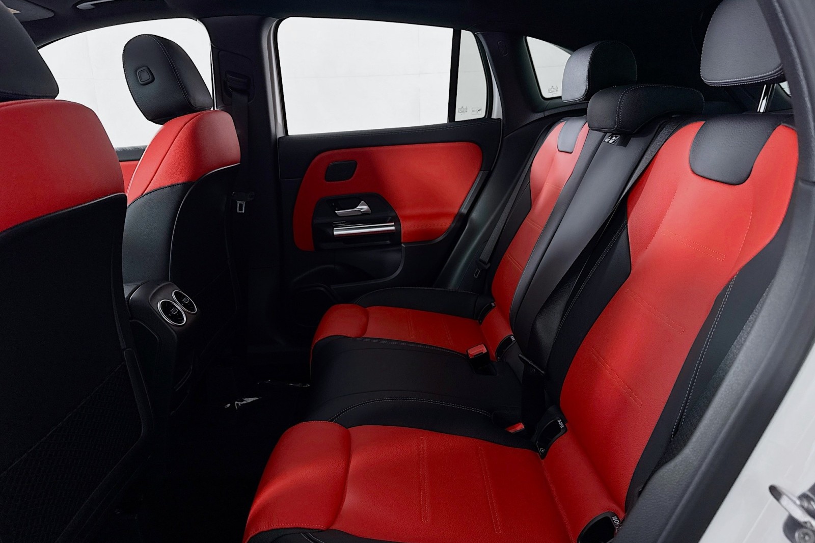 New 2026 Polar White Mercedes-Benz GLA 250 SUV image 7