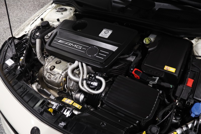 2015 Mercedes-Benz GLA 45 AMG 4MATIC w/Performance Pkgs 4dr Suv in , 