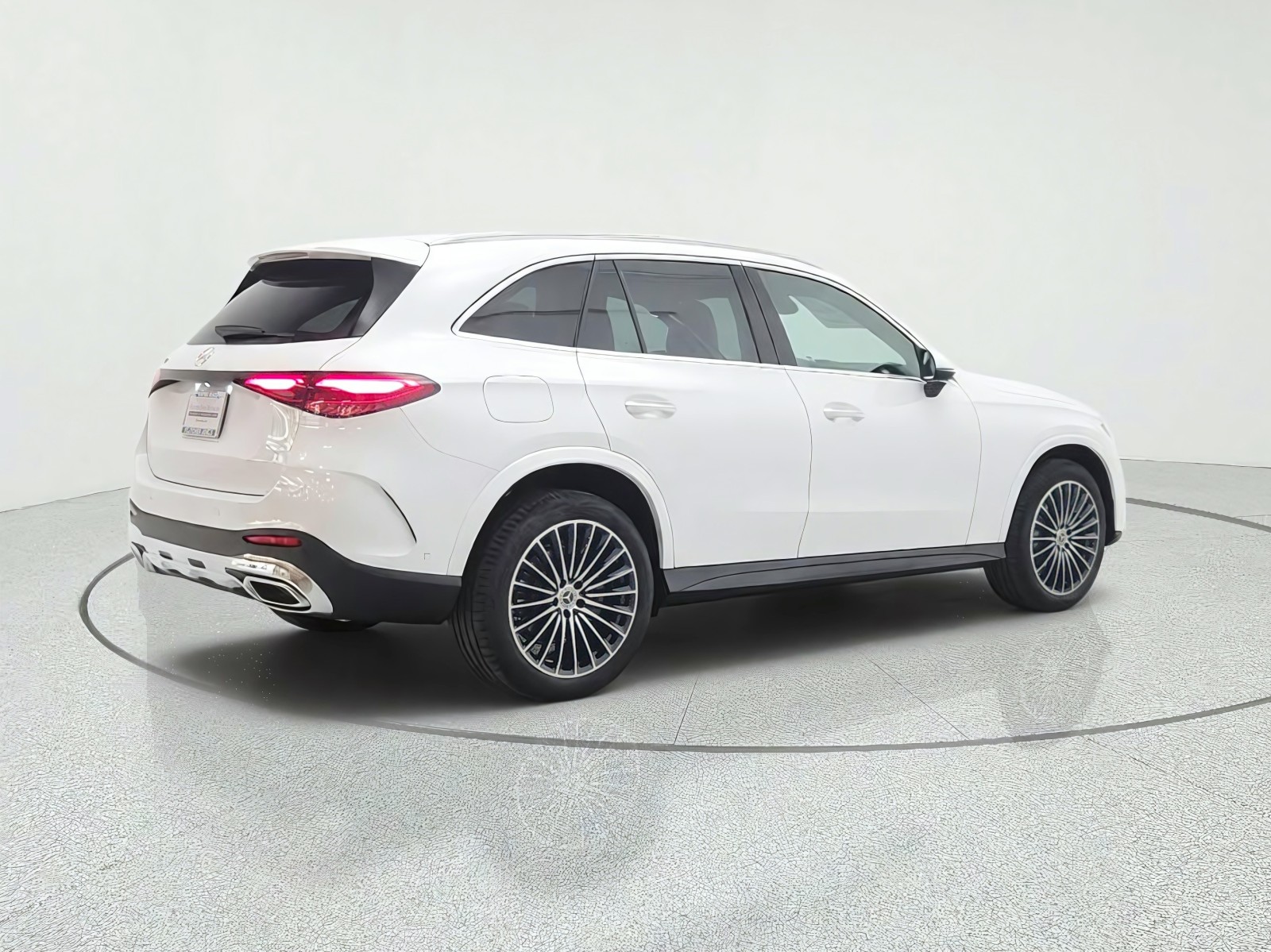 New 2027 MANUFAKTUR Moonlight White Metallic Mercedes-Benz GLC 300 SUV image 5