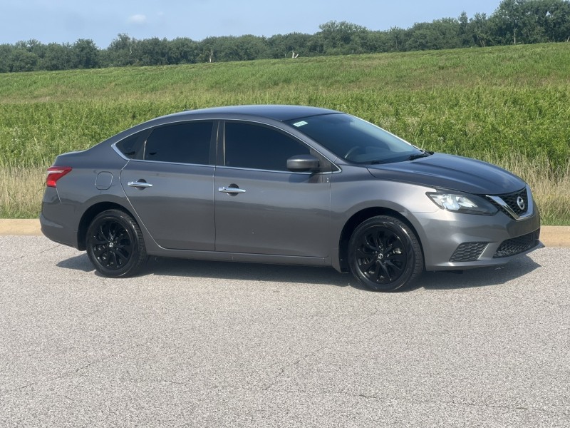 2017 Nissan Sentra SV w/ Style Package in CHESTERFIELD, Missouri