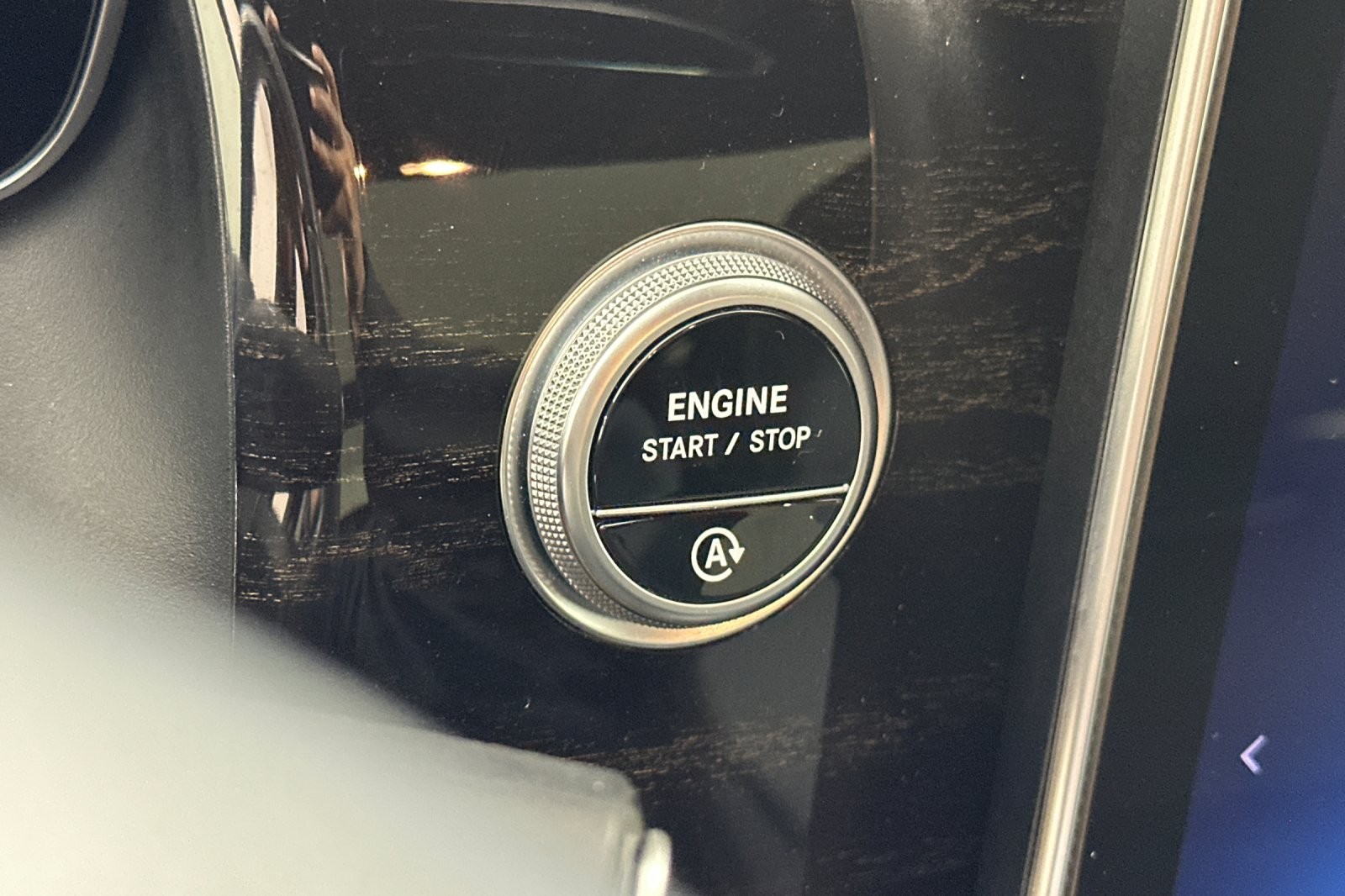 Used 2025 Polar White Mercedes-Benz GLC 300 4MATIC® SUV image 21