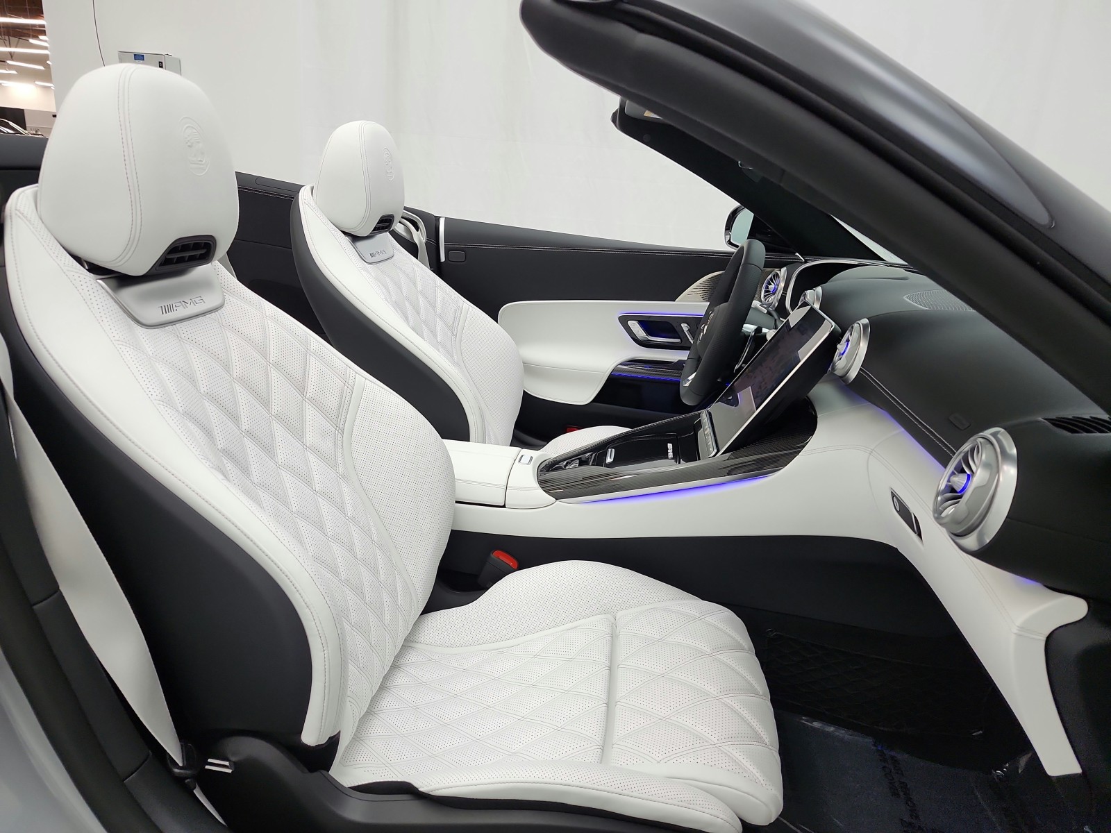 New 2026 MANUFAKTUR Alpine Grey Mercedes-Benz AMG® SL 63 image 15