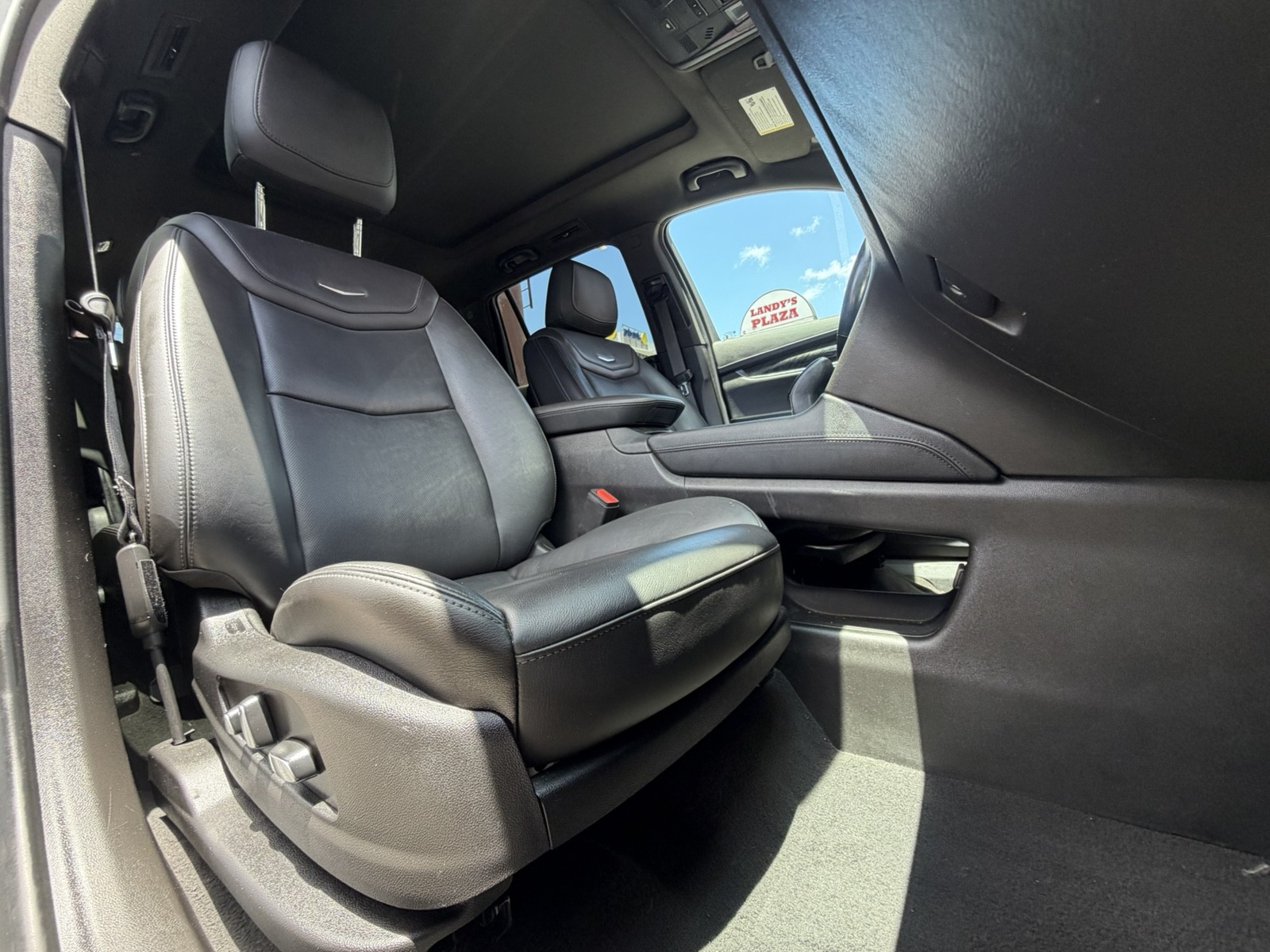 2022 Cadillac XT6 - $25,988
