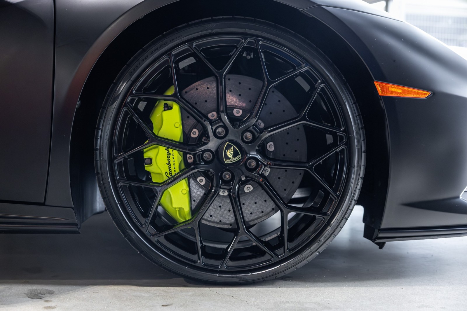 Used Car 2022 Lamborghini Huracan Evo  For Sale Under $330,000 In Boerne, Texas