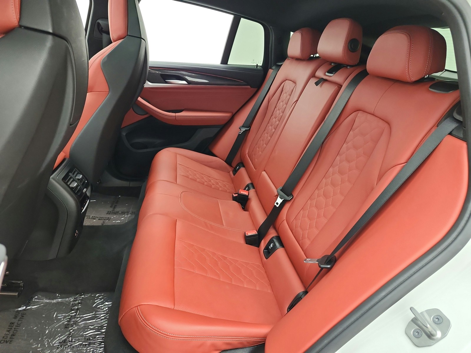 Used 2021 Alpine White BMW Sports Activity Coupe image 22