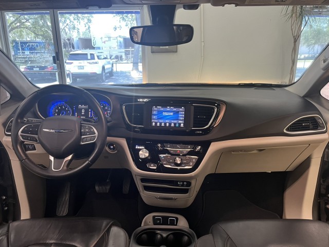 2018 Chrysler Pacifica Touring L 29