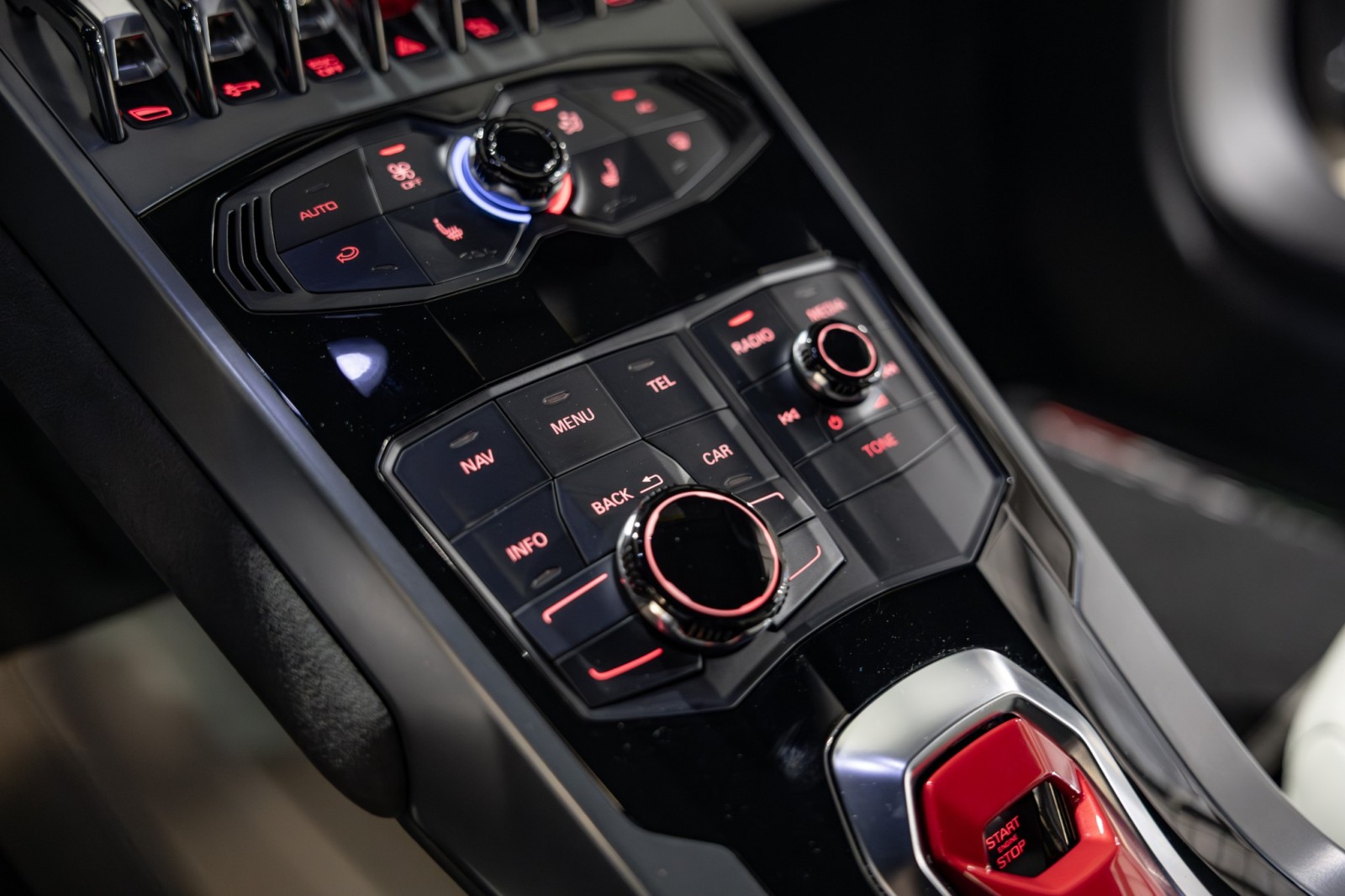 Used Car 2015 Lamborghini Huracan  Lp 610-4 - Transparent Engine Bonnet - Front Lift - Carbon Ceramic Brakes For Sale Under $240,000 In Boerne, Texas