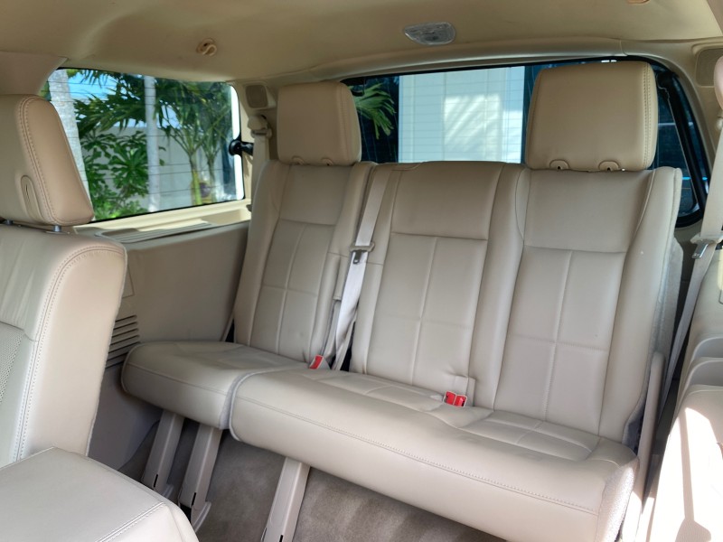 2010 Lincoln Navigator 4WD SUNROOF LOW MILES 31,209 in , 