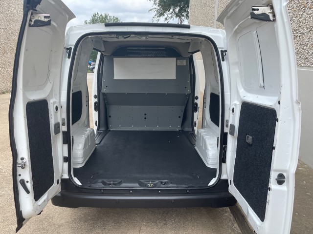 2017 Nissan NV200 Compact Cargo S 17