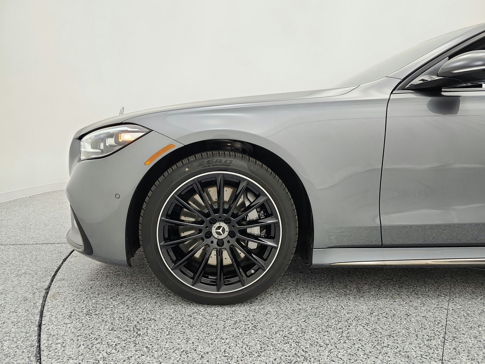 New 2026 Selenite Grey Metallic Mercedes-Benz S 580 image 13