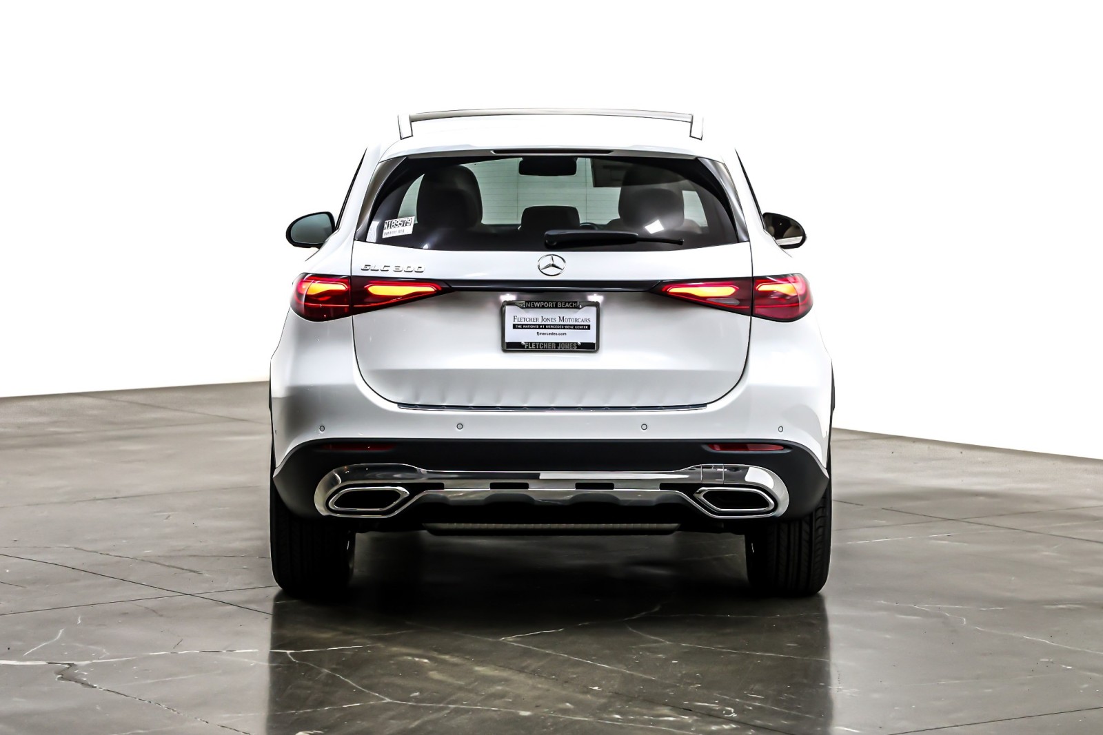 New 2026 Polar White Mercedes-Benz GLC 300 image 3