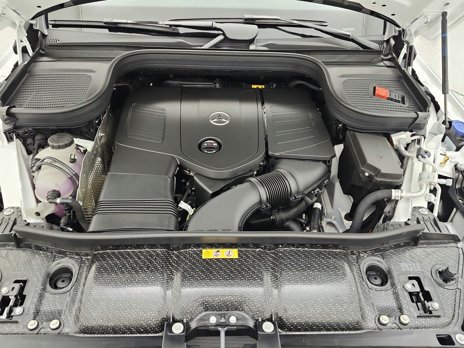 New 2026 Polar White Mercedes-Benz GLE 350 image 13