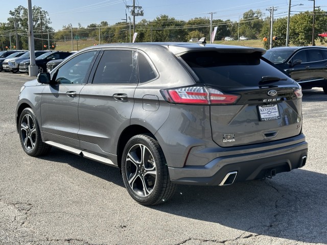 2022 Ford Edge ST 5