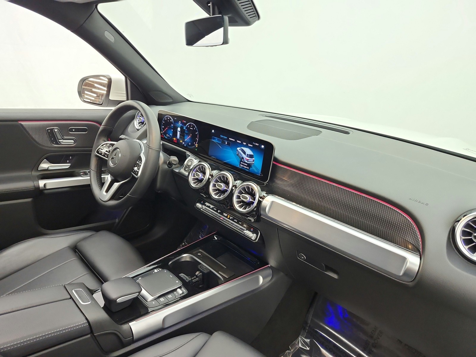 Used 2021 Polar White Mercedes-Benz GLB 250 4MATIC® SUV image 19