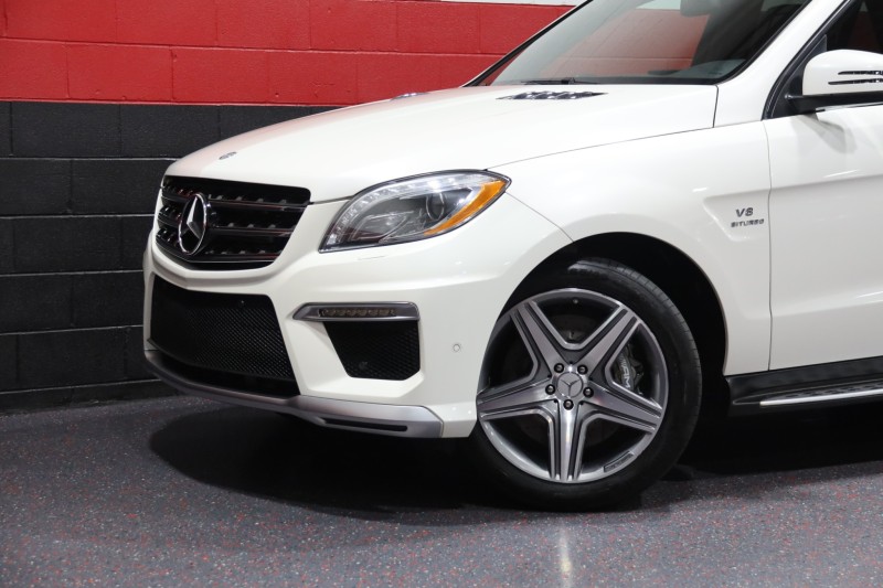 2013 Mercedes-Benz ML63 AMG 4-Matic 4dr Suv in , 