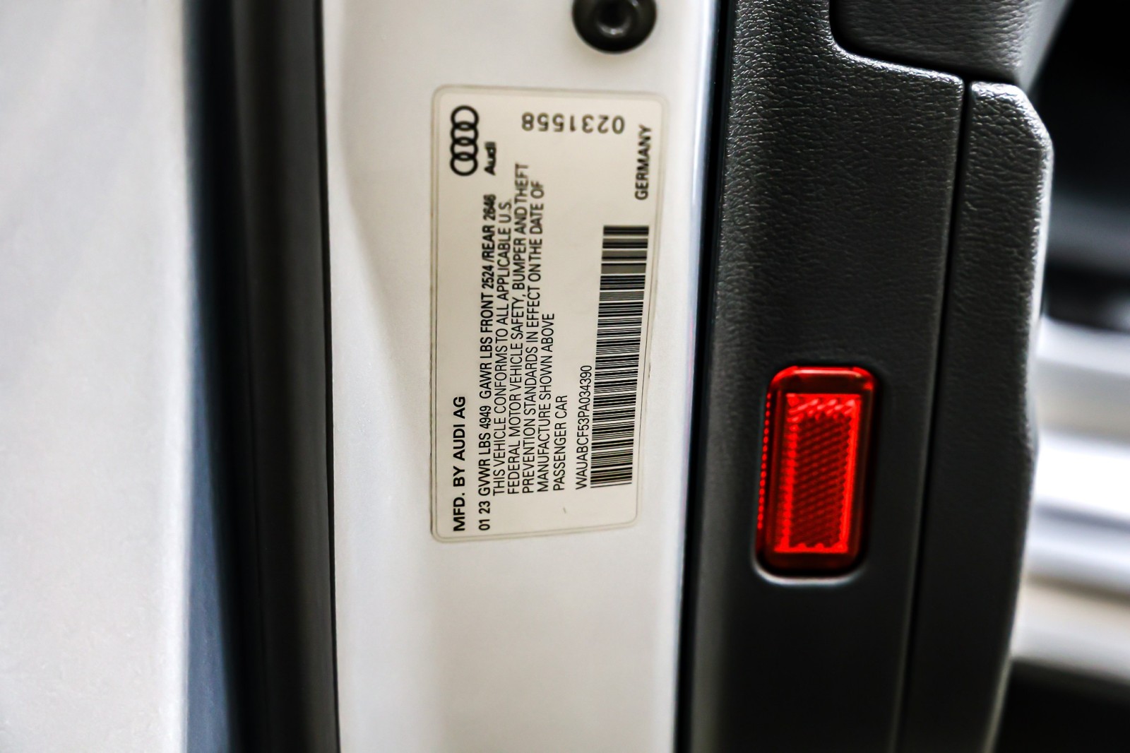 Used 2023 Florett Silver Metallic Audi Premium 40 TFSI quattro image 25