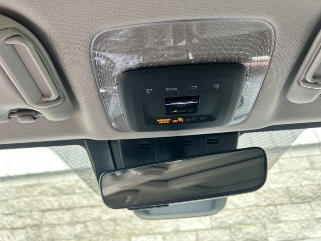 ToyotaPrius Plug-In Hybrid29