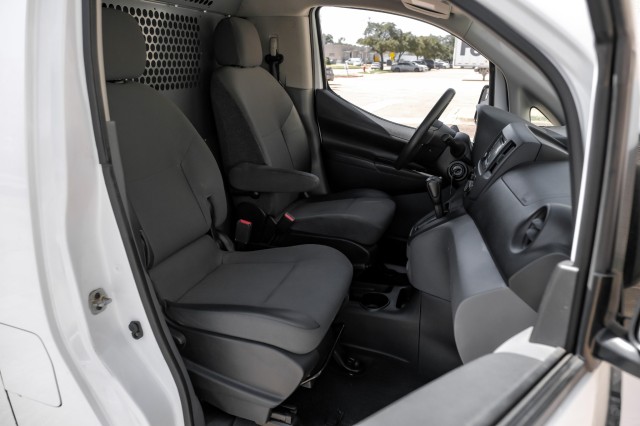 2019 Nissan NV200 Compact Cargo S 32