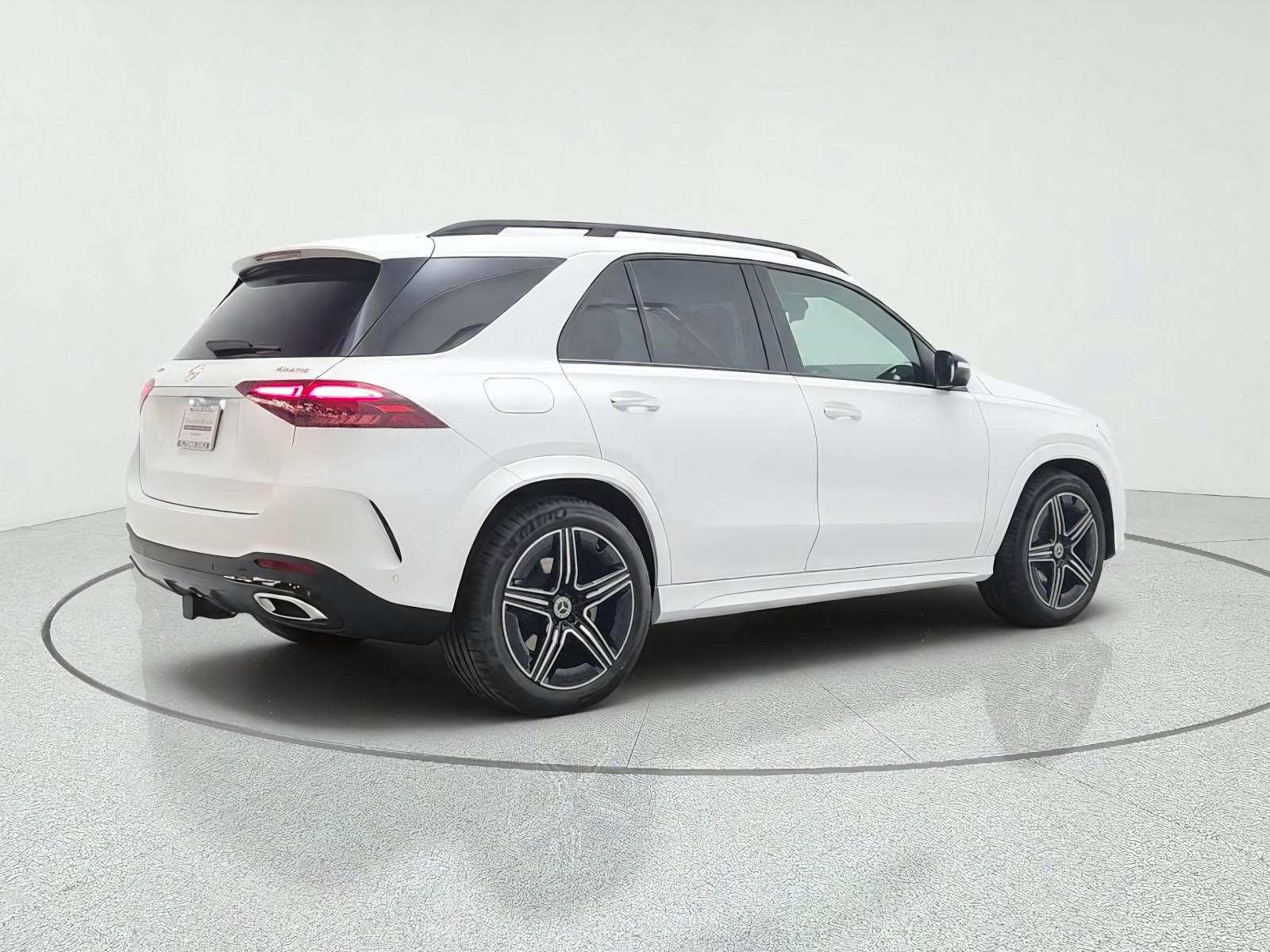 New 2026 MANUFAKTUR Moonlight White magno Mercedes-Benz GLE 450 4MATIC® SUV image 5