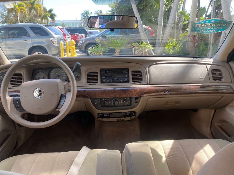 2005 Mercury Grand Marquis GS LOW MILES 49,348 in , 