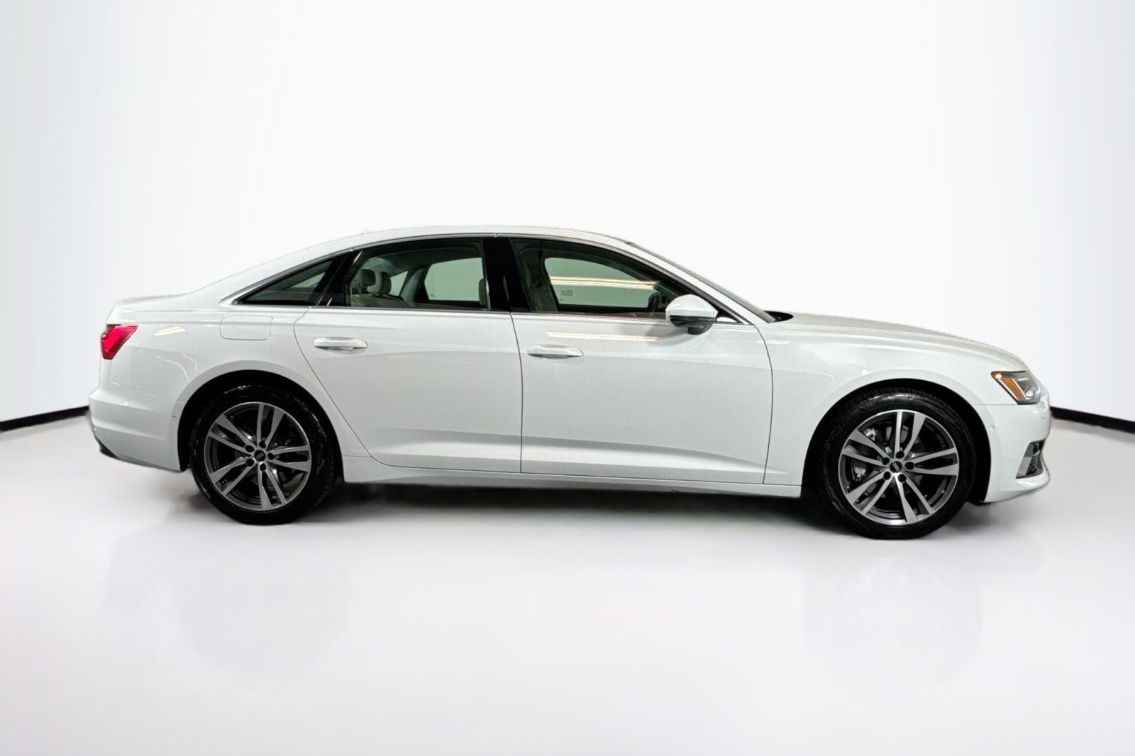 Used 2022 Glacier White Metallic Audi Premium Plus image 4