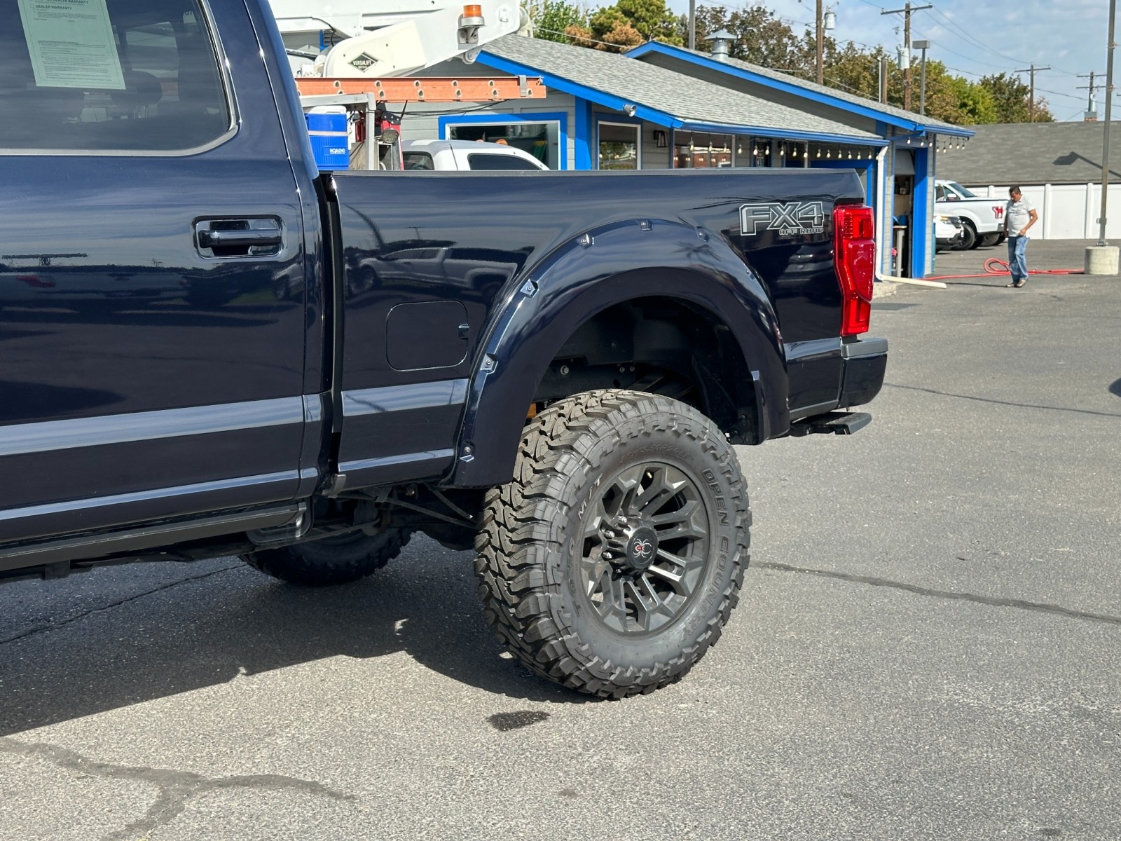 2022 Ford Super Duty F-250 SRW LARIAT 17